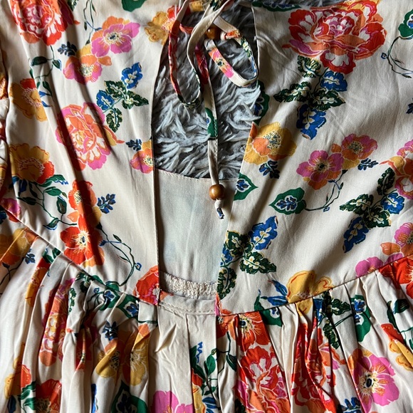 DRITA POCKETED FLORAL ROMPER - Picture 10 of 11